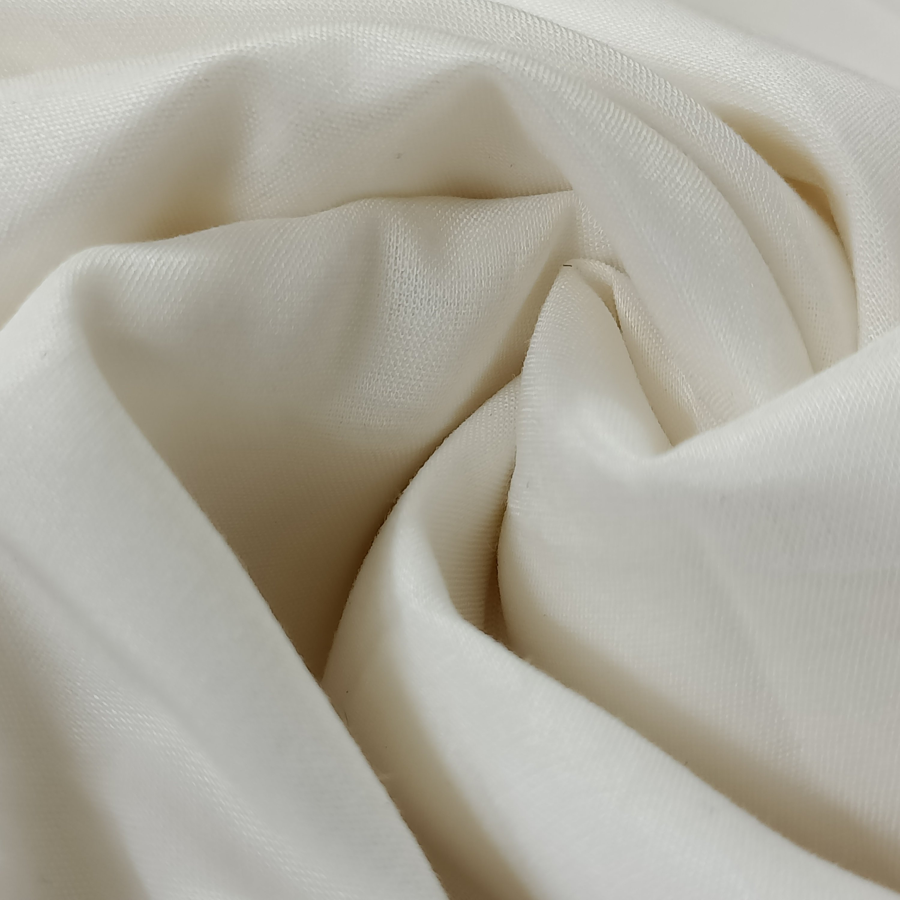 plain weave bamboo fabrics suitable for dyeing ideal for use by clothing designers and fabric stores for resale