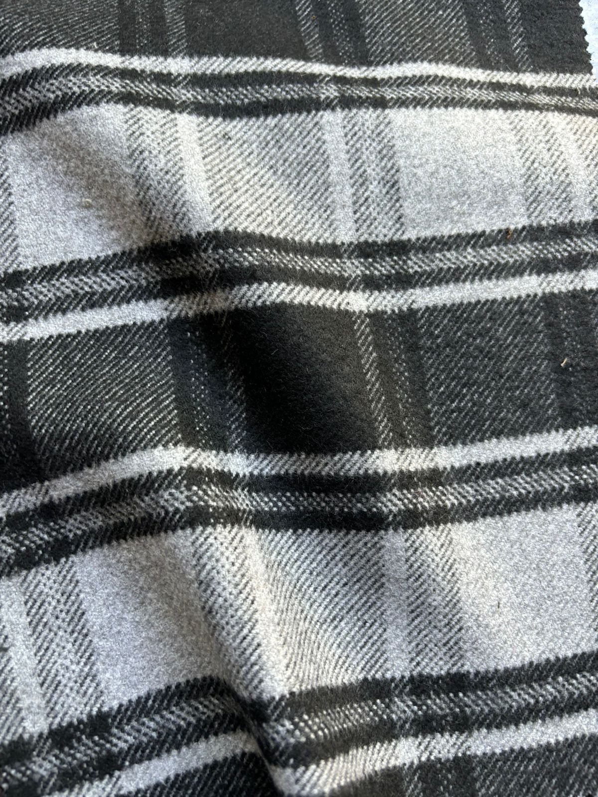 High on Demand Tartan Check Plaid Fabric for Winter Shirts and Jackets 100% Polyester Fabric at Wholesale Price