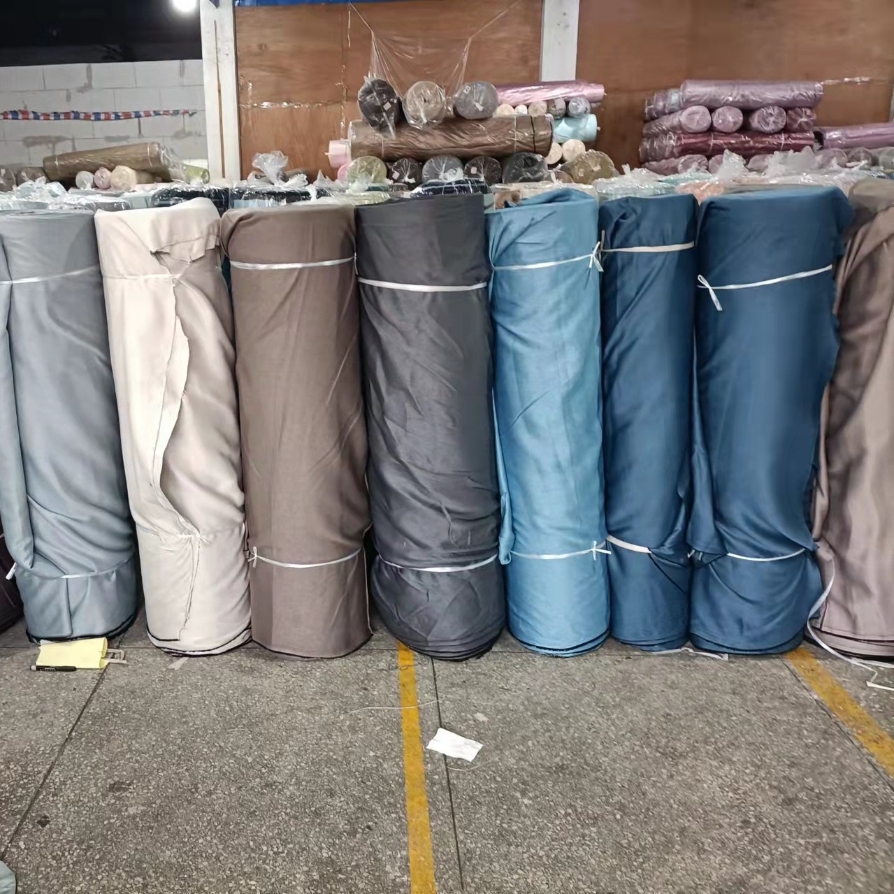 High quality cheap plain blackout linen stock fabrics for modern curtain 280cm fabric stock lot factories in Keqiao China