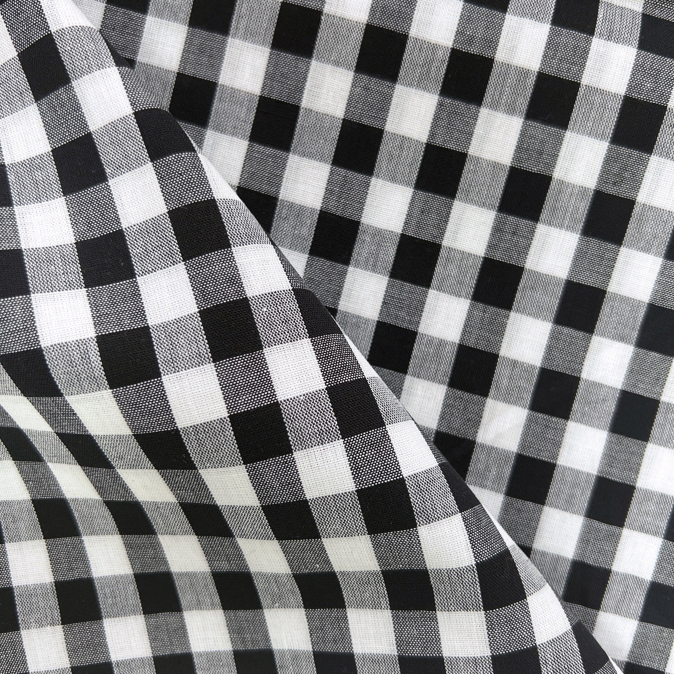 Classical Popular Black And White 95GSM 100%COTTON Check Plaid Fabric For Clothes