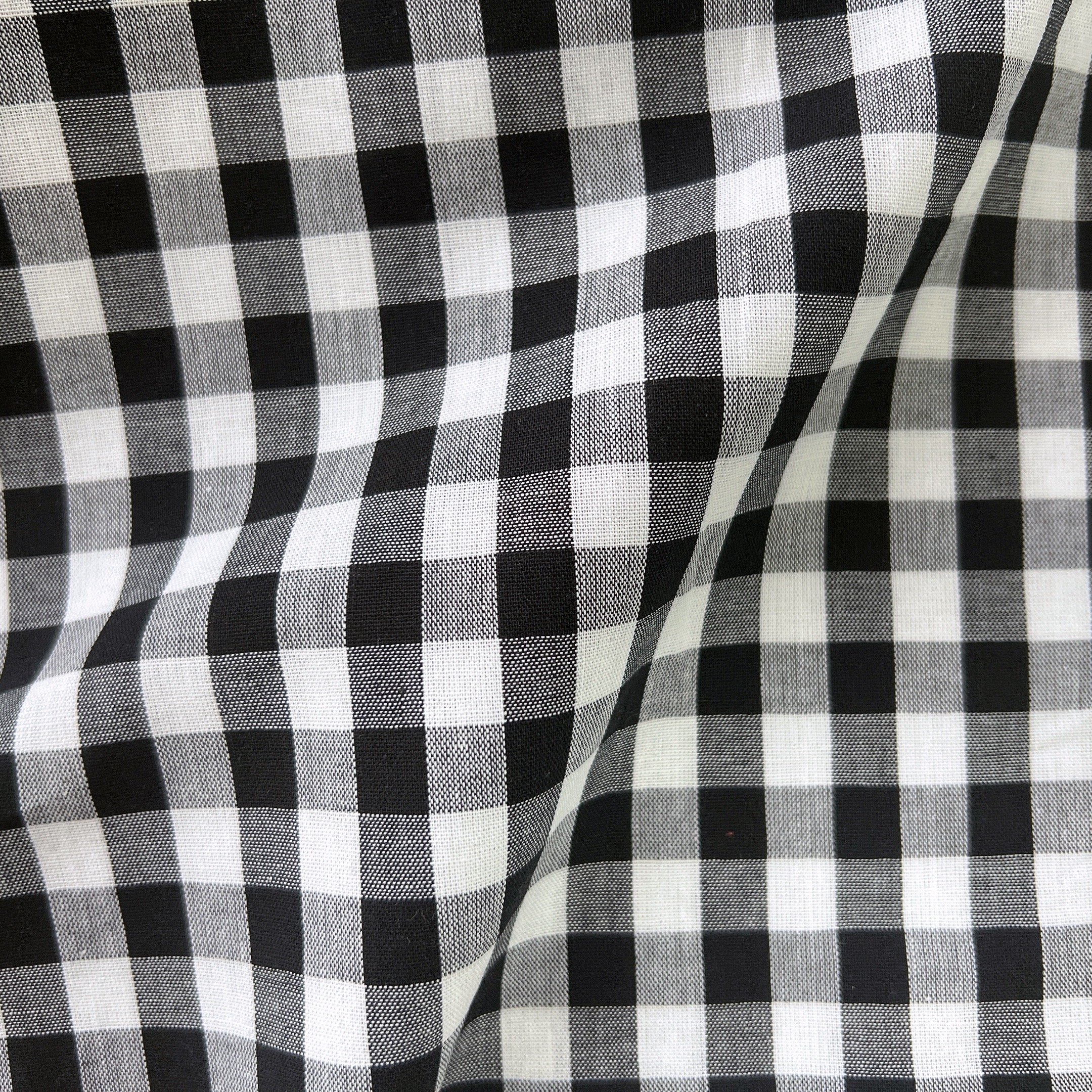 Classical Popular Black And White 95GSM 100%COTTON Check Plaid Fabric For Clothes
