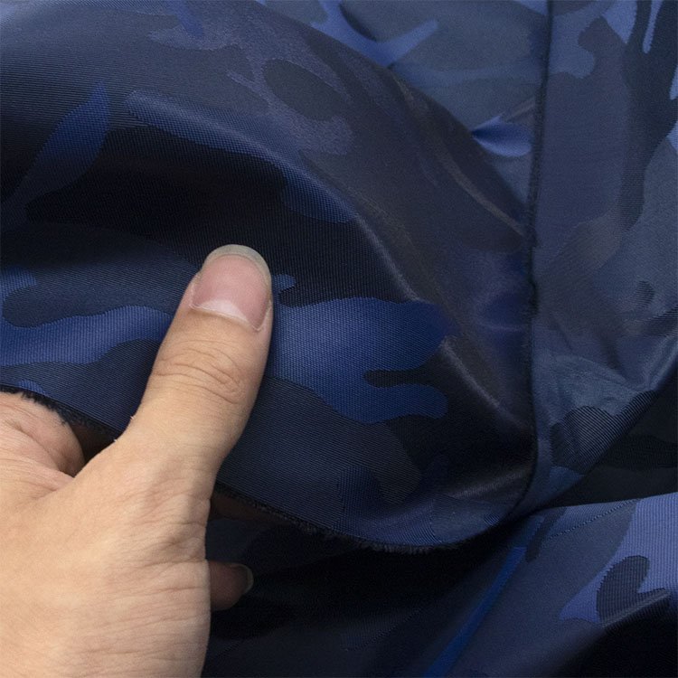 Ready stock wholesale jacquard camouflage dyed fabric luggage jacket down jacket windbreaker fabric