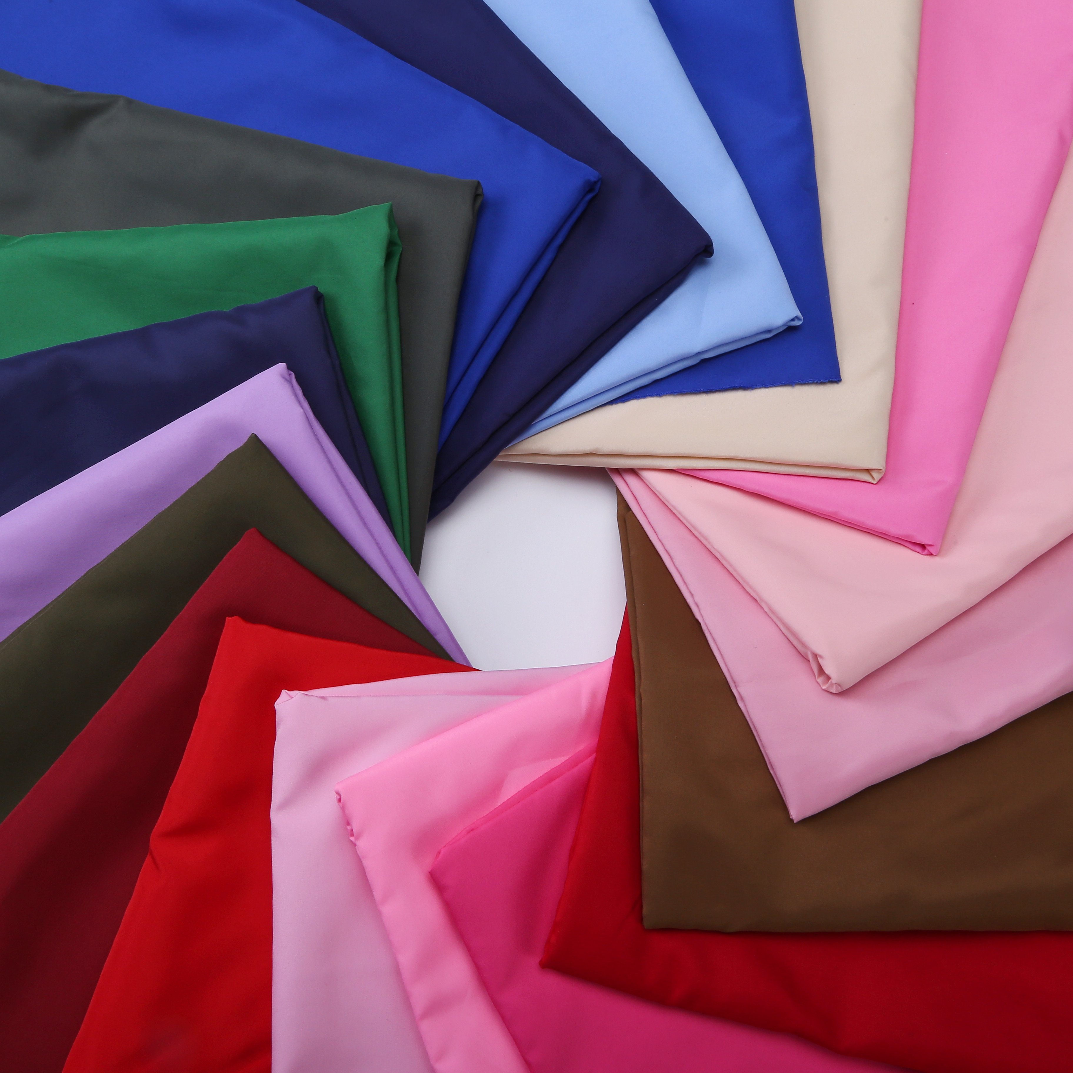 Waterproof Polyester Smooth Surface Lightweight Woven Knitted Coated Pongee Lining Fabric for Fashion Garment Clothes