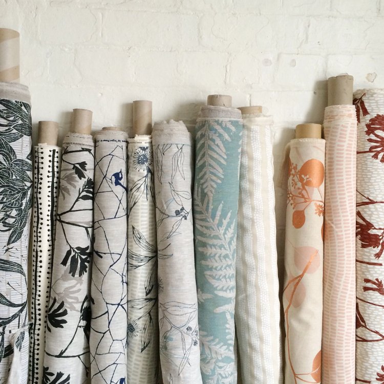 Private design flower pattern no moq soft light weight cotton linen blend digital printing flax linen fabric for clothing