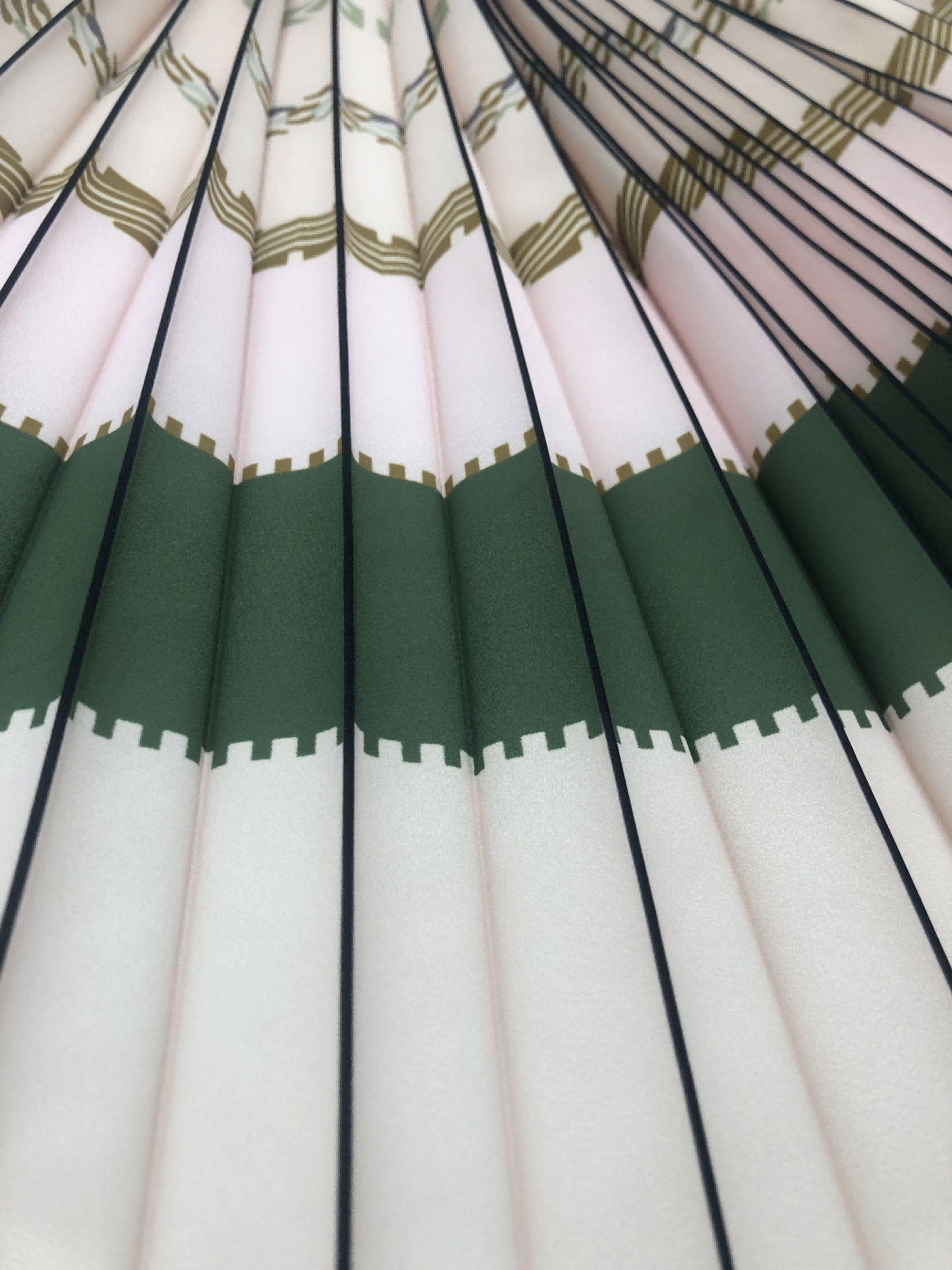 New Fashion Wholesale Polyester Printed Crinkle Chiffon Fabric With Pleating