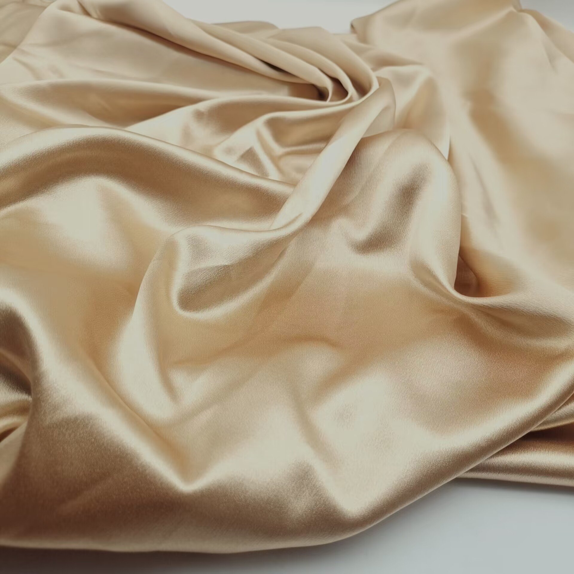 2023 Textured Shiny Heavy Bridal Crepe Satin Fabric Charmeuse Hammered Luxury 100% Polyester Bronze Satin Fabric For Dress