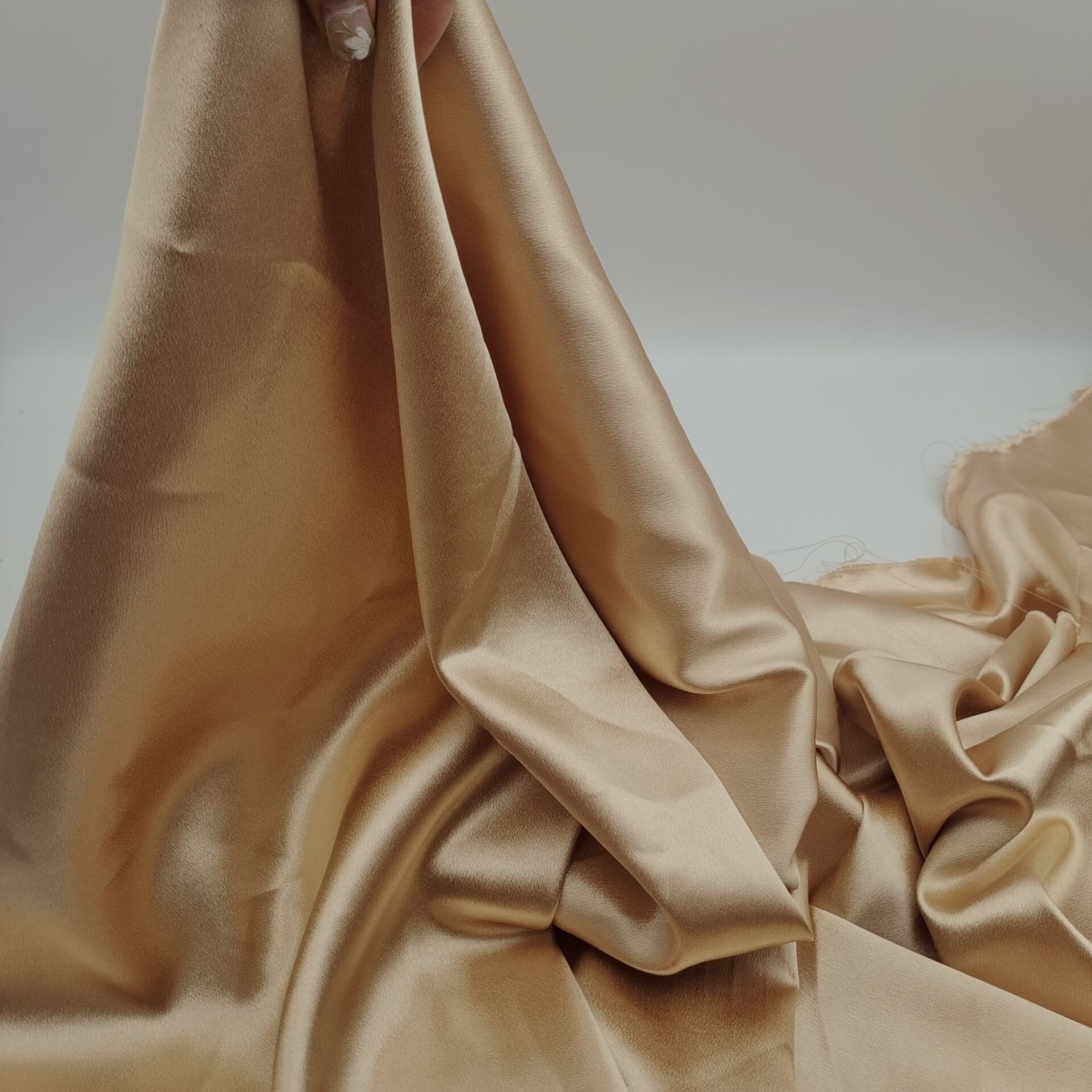 2023 Textured Shiny Heavy Bridal Crepe Satin Fabric Charmeuse Hammered Luxury 100% Polyester Bronze Satin Fabric For Dress