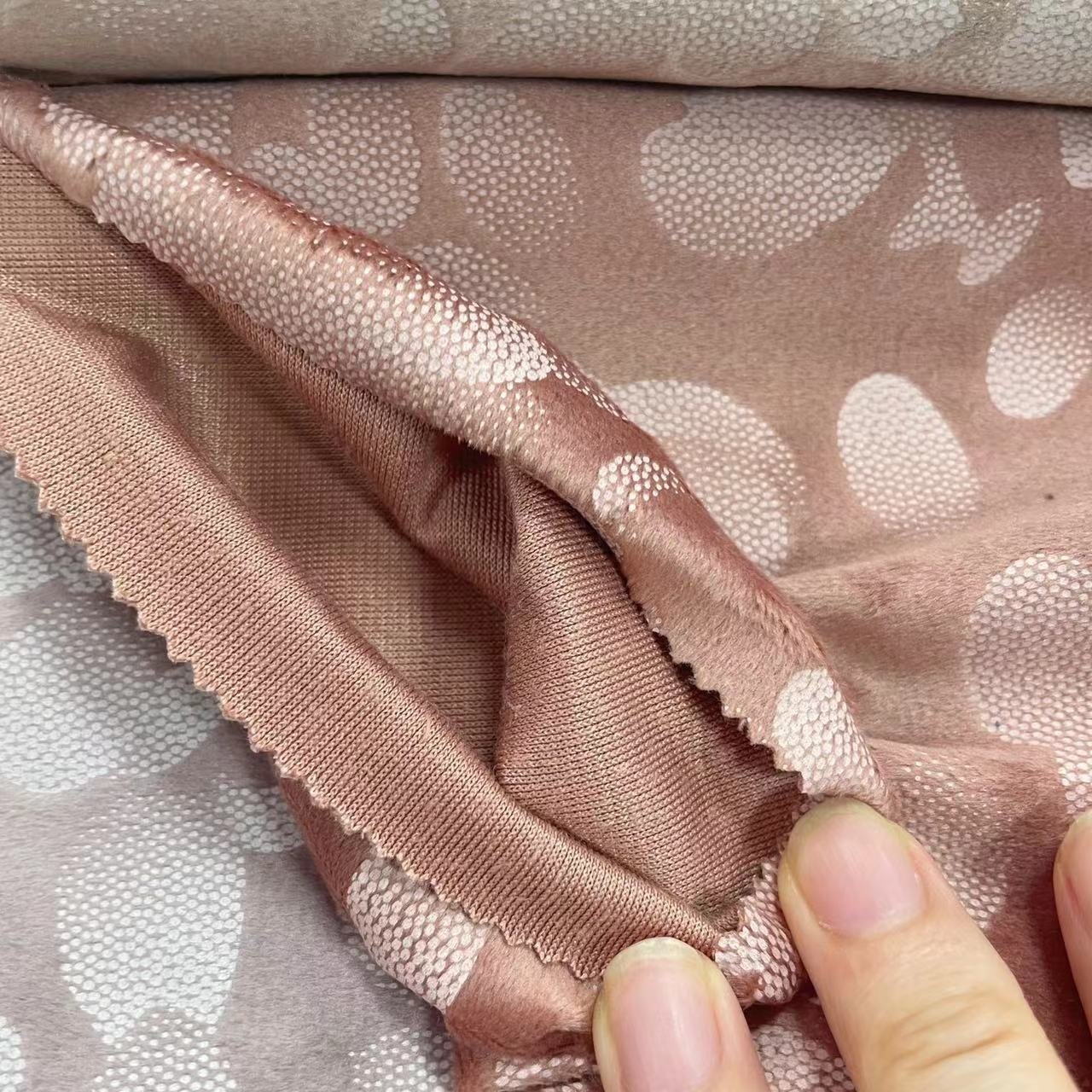 Light Blocking Velvet Curtain Fabric Base Fabric Cloth With Embossed Pattern 100% Polyester Velvet
