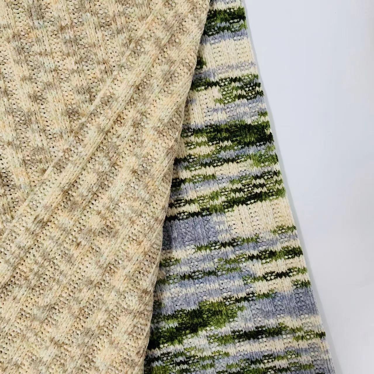 Wholesale Custom Soft 260gsm Plain 100% Polyester Knitted Yarn-dyed Fabrics for T-shirts
