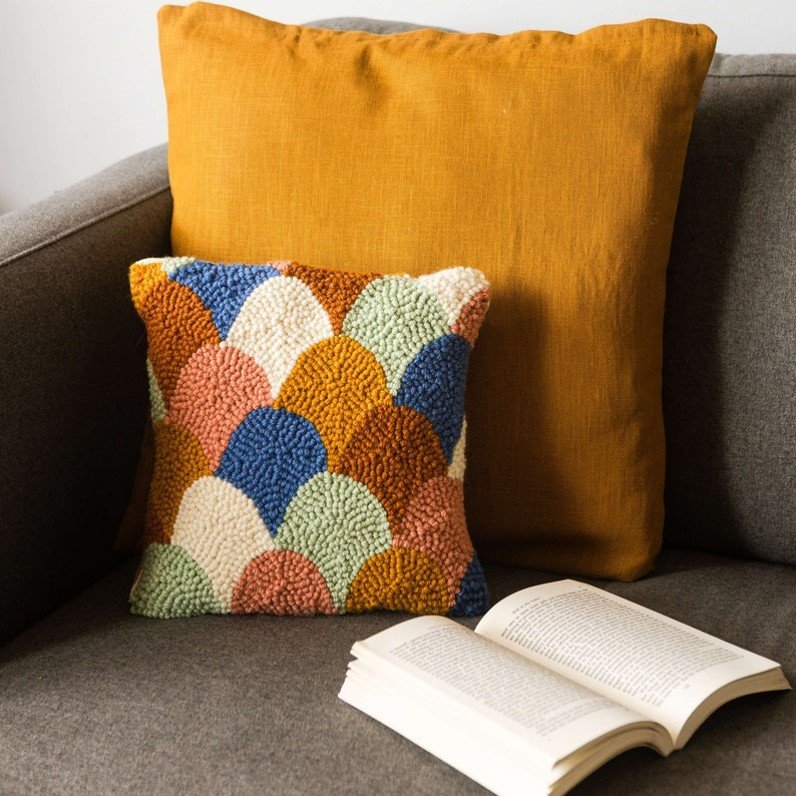 100% Cotton Hand Tufted Punch Needle Cushion Cover Innovative Half Panel Circle Design Soft Durable Pillow Case At Cheap Price