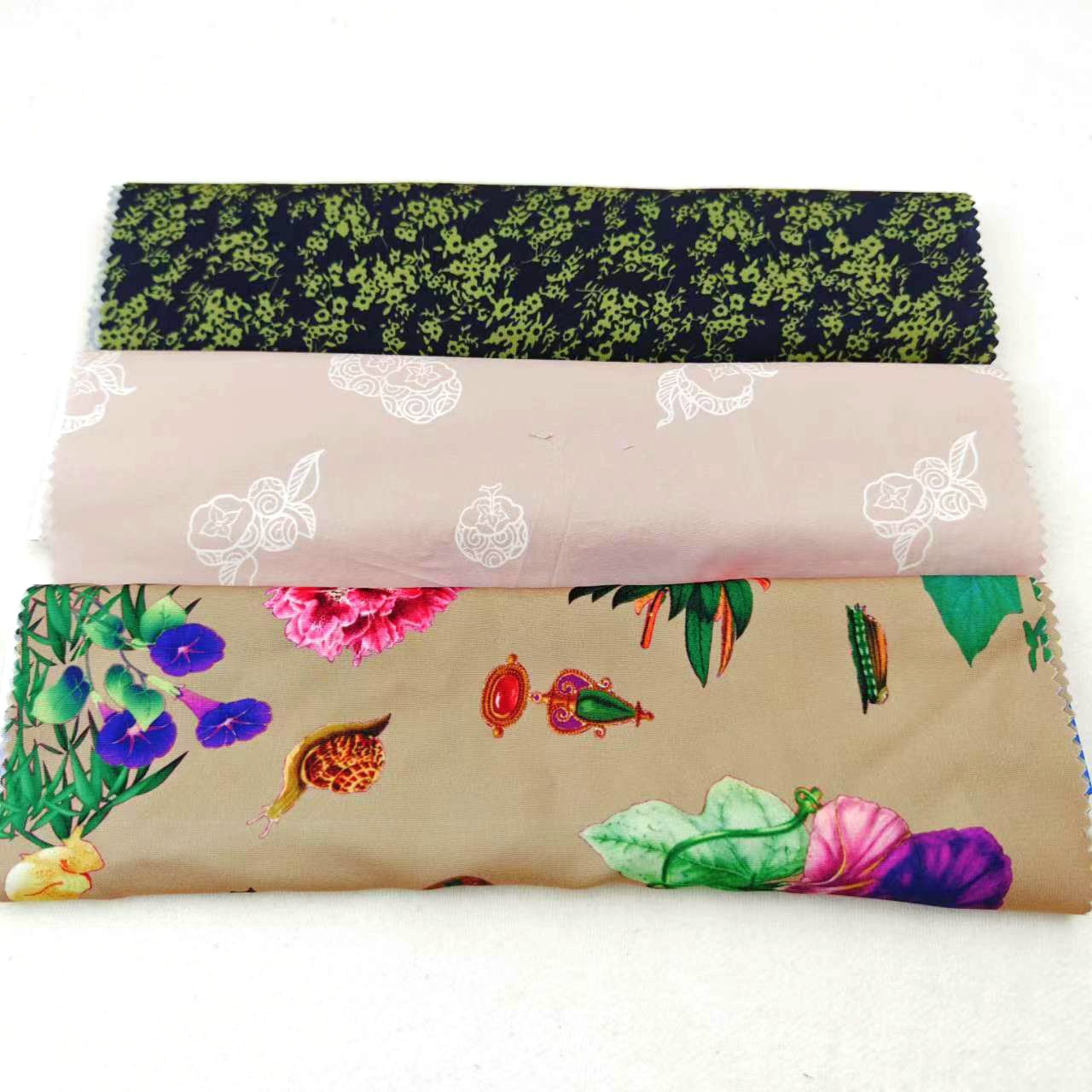 Yantu textile Custom Digital Printing Fabrics Wholesale 100% Polyester Fabric for Cloth