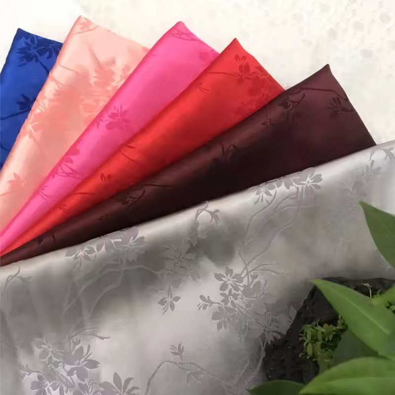 Newly Designed Tint Jacquard Silk Satin Fabric with Small Branches for Wedding Lining Garments Underwear for Girls