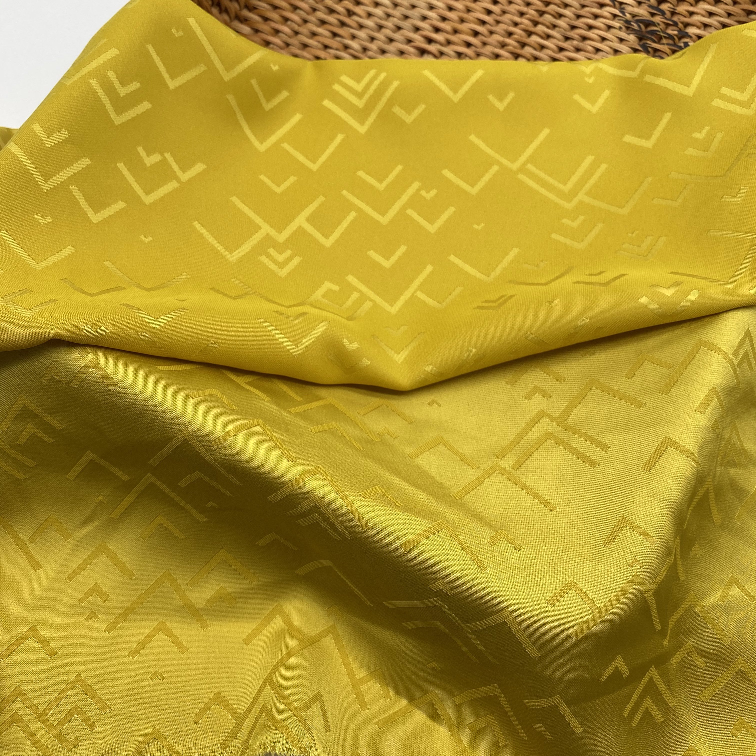 TEXTILE SUPPLIERS CLOTHING FABRIC WHOLESALE 100% POLYESTER elastic fabric SATIN POLYESTER FABRIC FOR DRESS