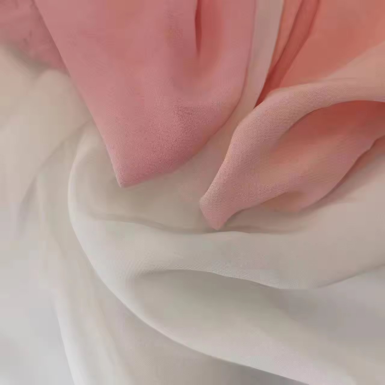 Beautiful Women's Dress 100% Polyester Fabric Cool and Breathable 75D Chiffon Woven Textile