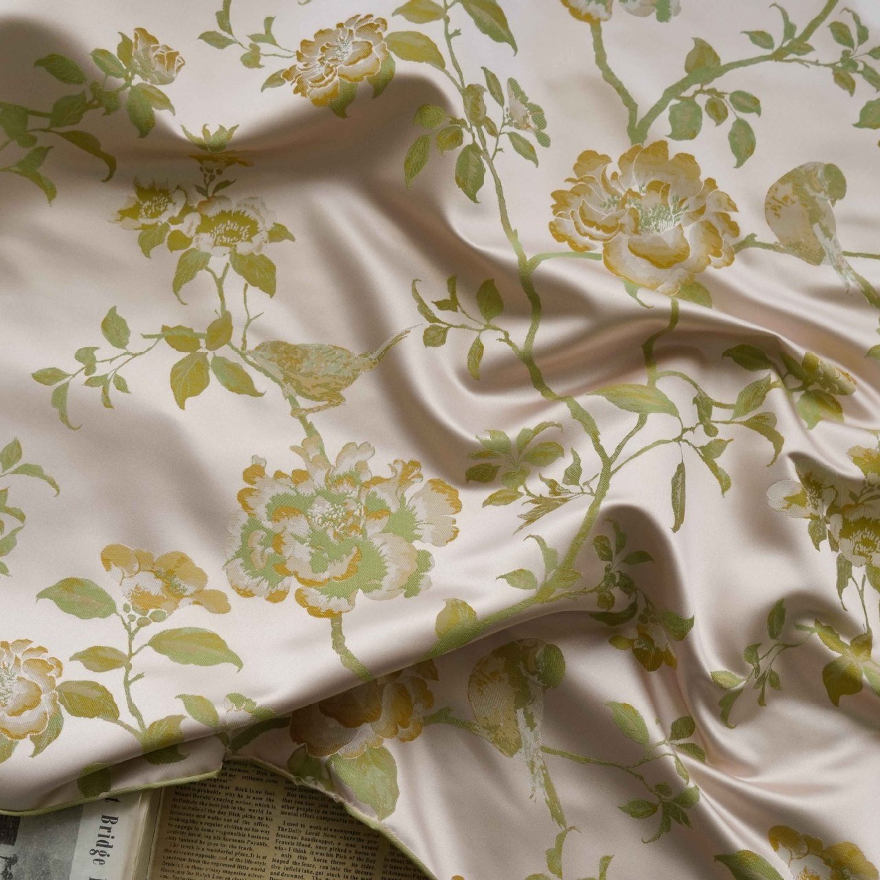 High quality Beautiful satin flower and bird yarn-dyed cheongsam color dress fabric for luxury bag