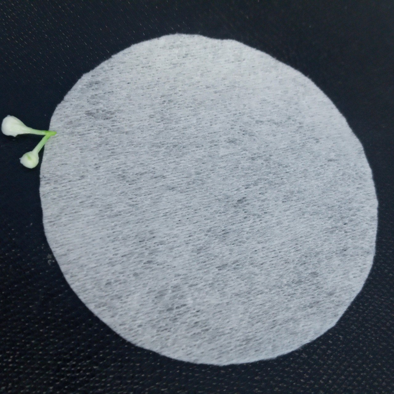 High Quality White Spunlace Nonwoven Parallel Plain Fabric With Rayon Viscose Polyester Cotton Bamboo Fiber