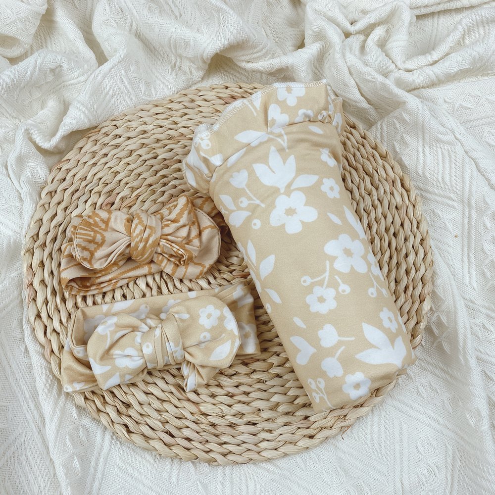 Multi use daisy design double gauze fringe swaddle breathable lightweight fabric throw blanket