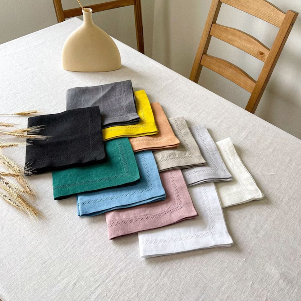 OEM ODM 100% Linen Hand Hemstitched Table Napkin Placemat Embroidered Weddings Parties Napkin Washed Cocktail Napkin