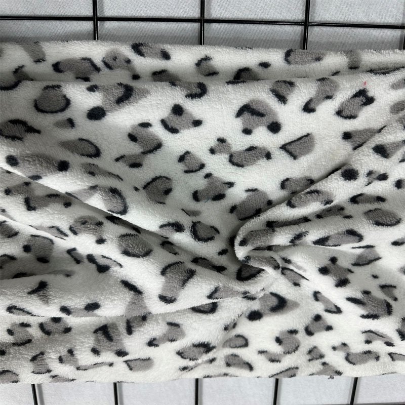 Wholesale Comfortable and Soft Printed Coral Velvet Fabric for Pet Pajamas Home Clothes Blanket