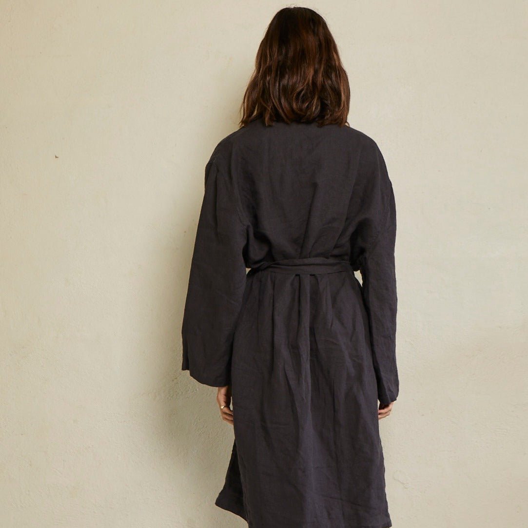 Wholesale 100% Linen Fabric Solid Dyed Customized Comfortable Soft roll of Fabric For Clothing