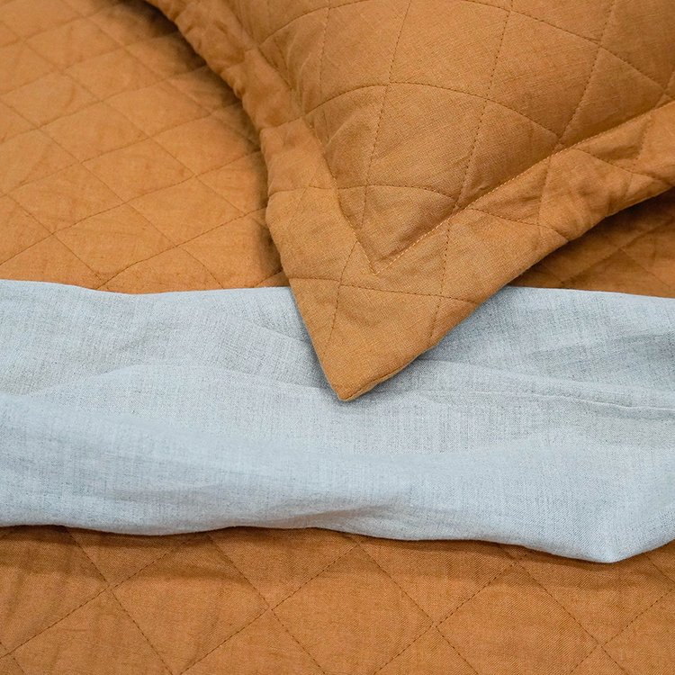 Durable soft comfy linen fabric quilt bedding set costom made