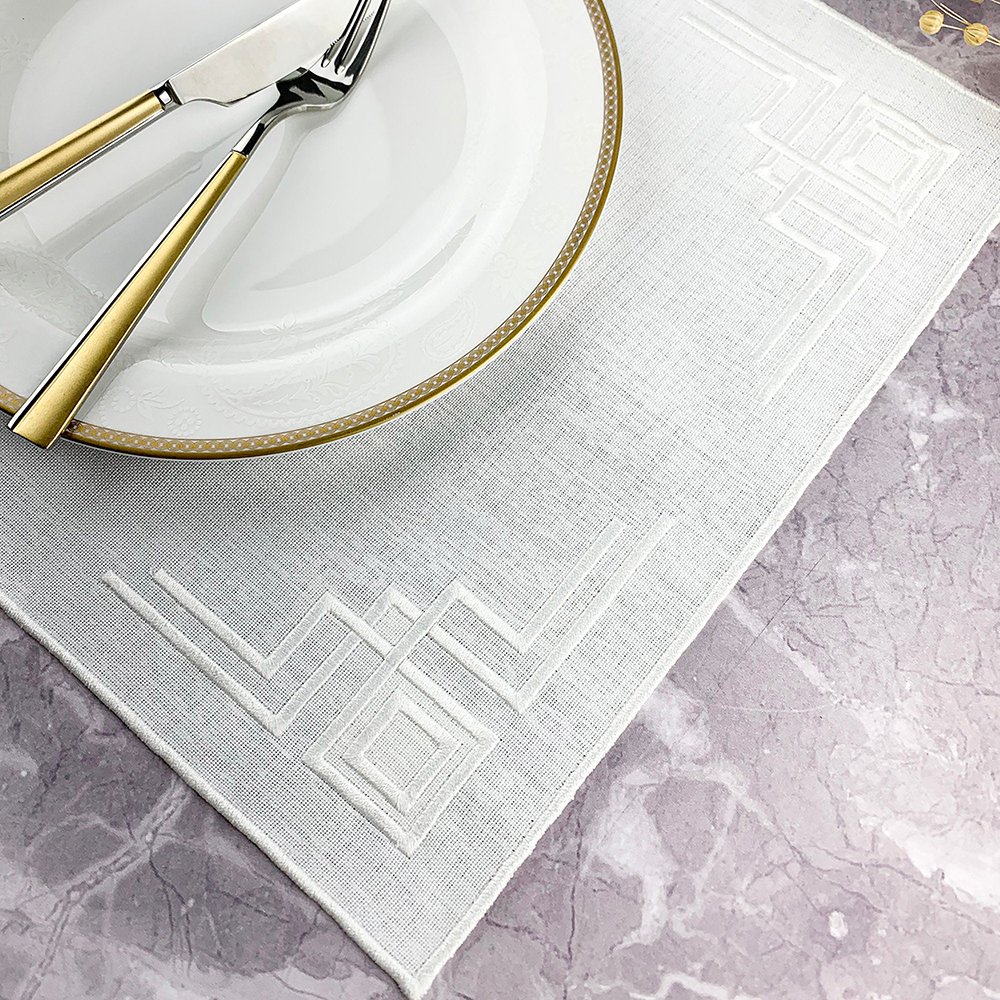 High Quality 38*48cm Folded edge 100% Linen napkins Embroidered monogram Cotton Linen napkin fabric placemats for wedding