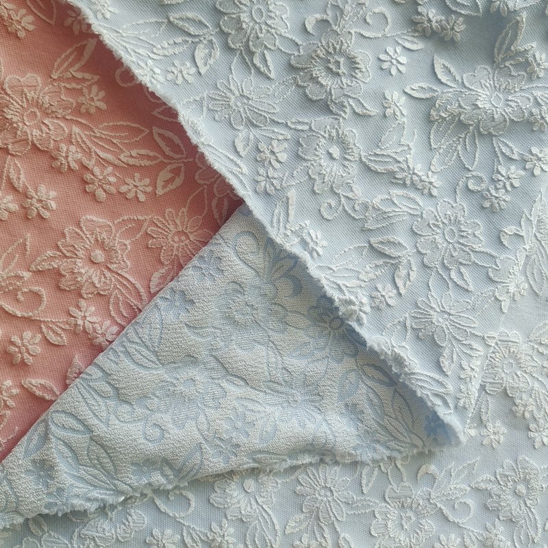 The factory outlet 170gsm big flowers pattern embossed stretch jacquard polyester fabric for clothing