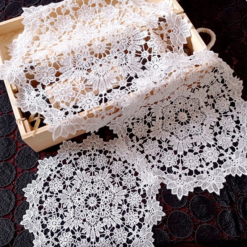 Luxury lace embroidered table plate heat cushion for fabric decoration