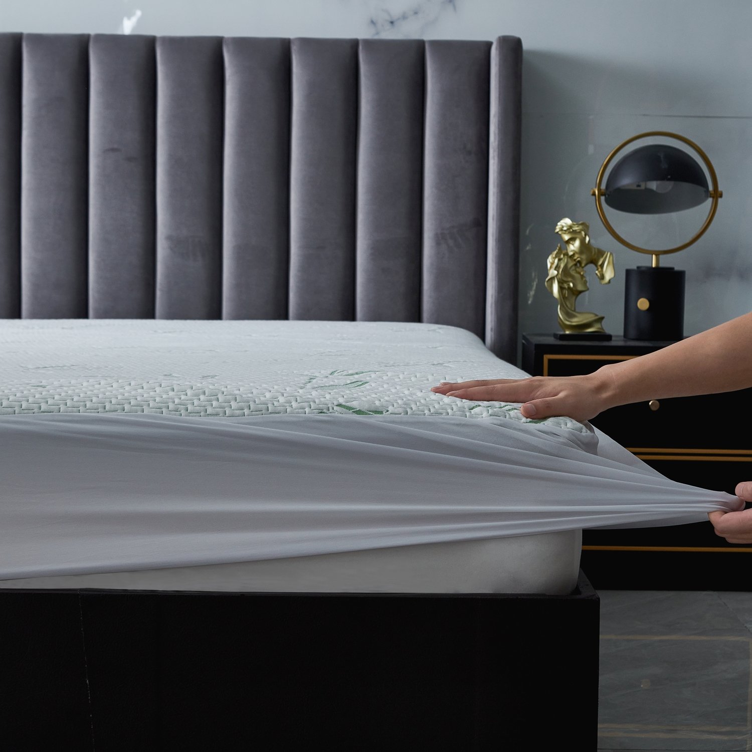 High Quality Bamboo Pattern Air Layer Waterproof Mattress Protector Adults Knitted Technique Bed Matt Most Cover Hospital