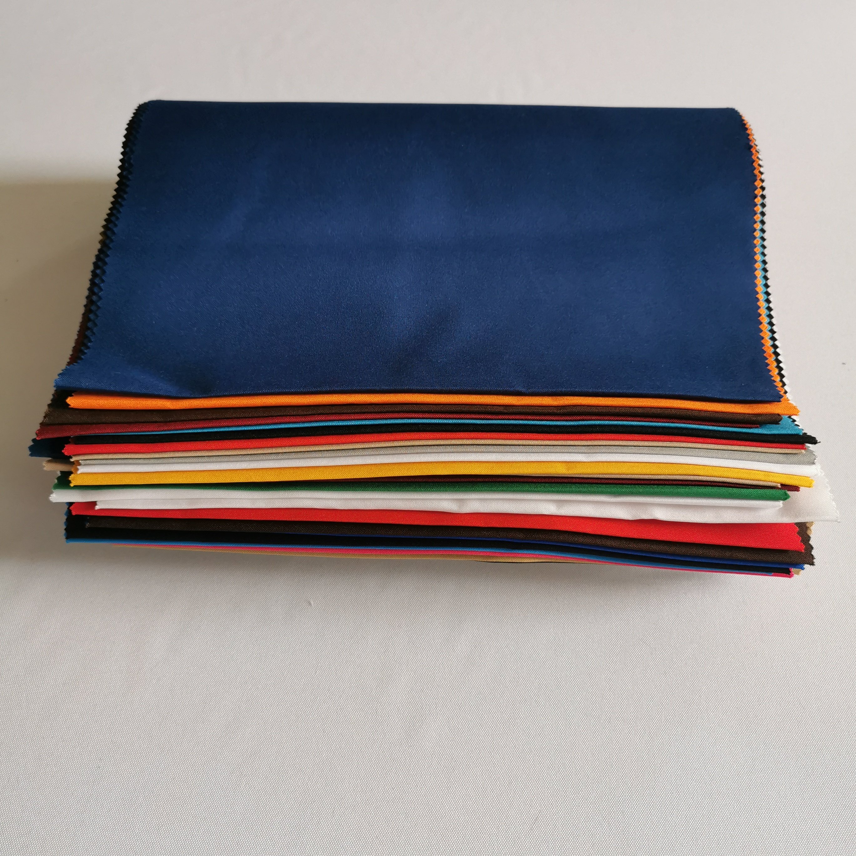 High Quality 100% Polyester Minimat Fabric 300d Yarn Count Woven Pattern Design for Girls' Curtains and Garments