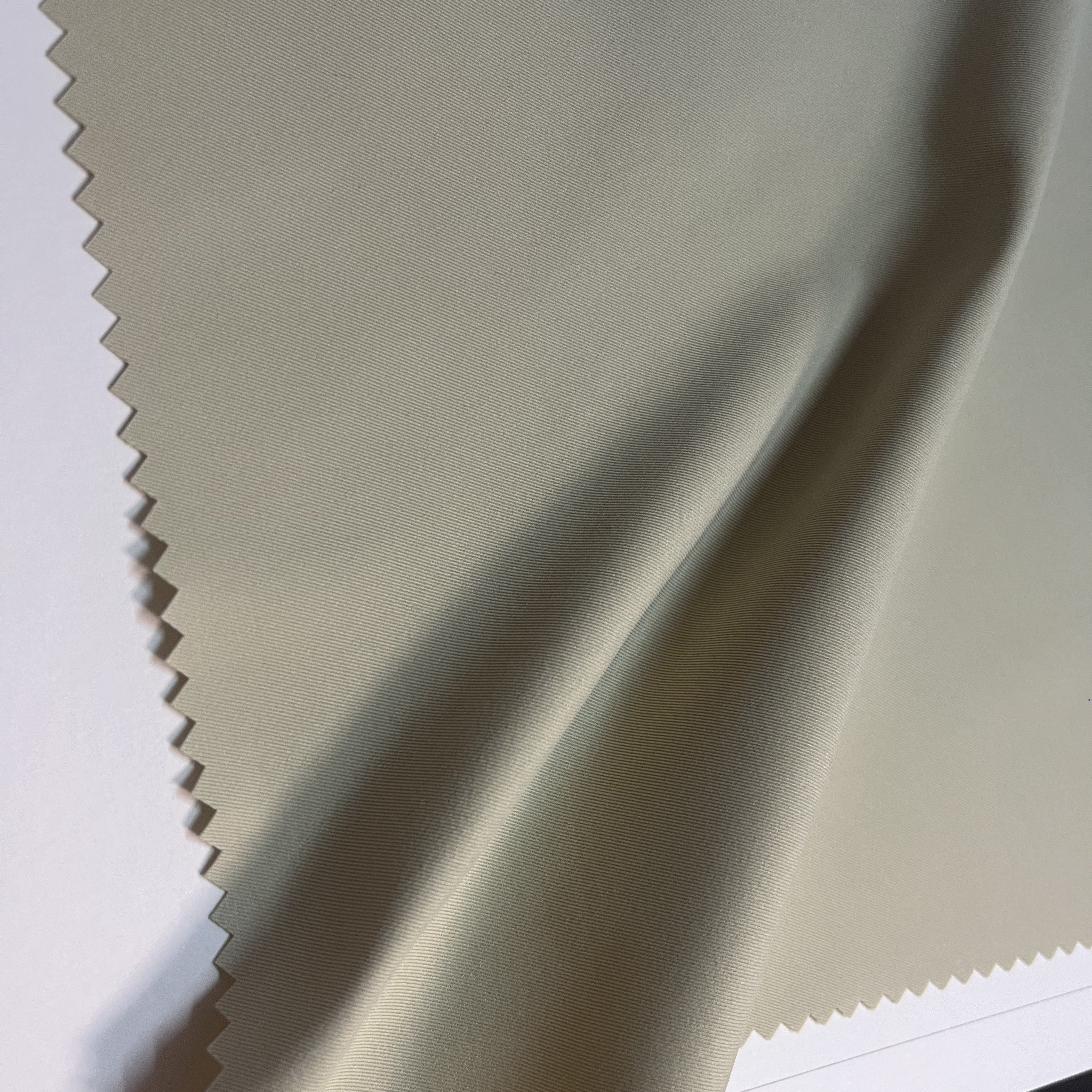 T400 3/3 Twill 179GSM 100% Polyester Fabric for Leisure Cloth/Dress/Pants