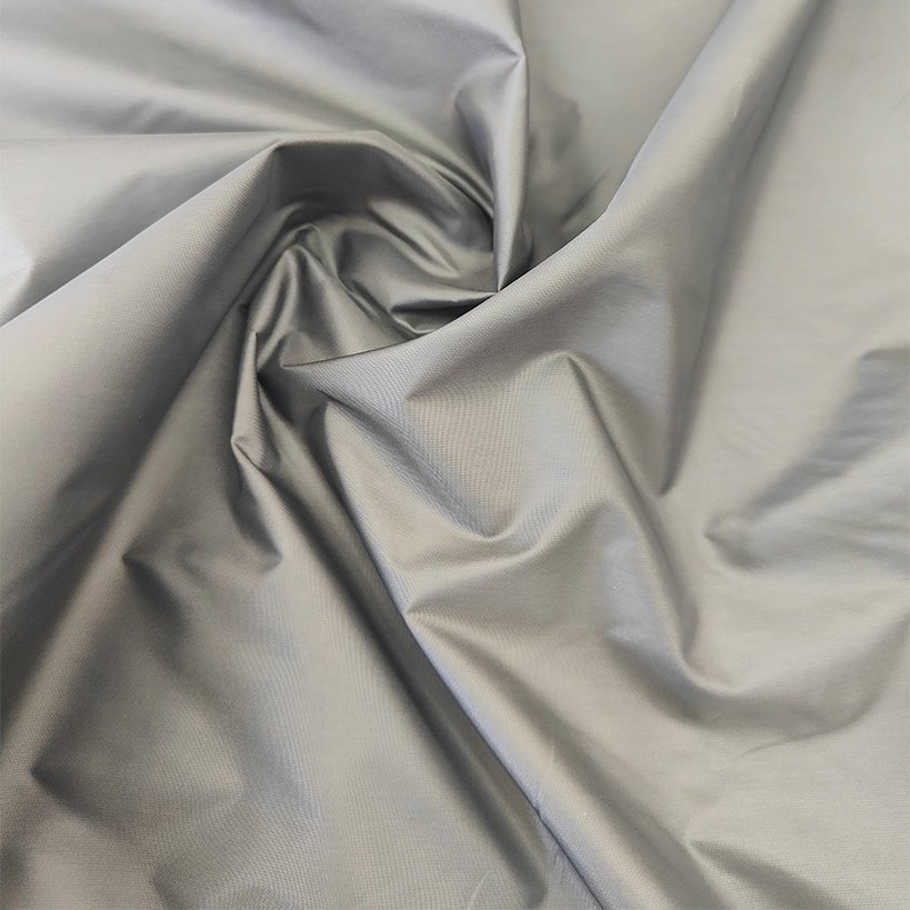 wholesale Polyester taffeta 300T down proof windproof fabric for puffer and windbreaker