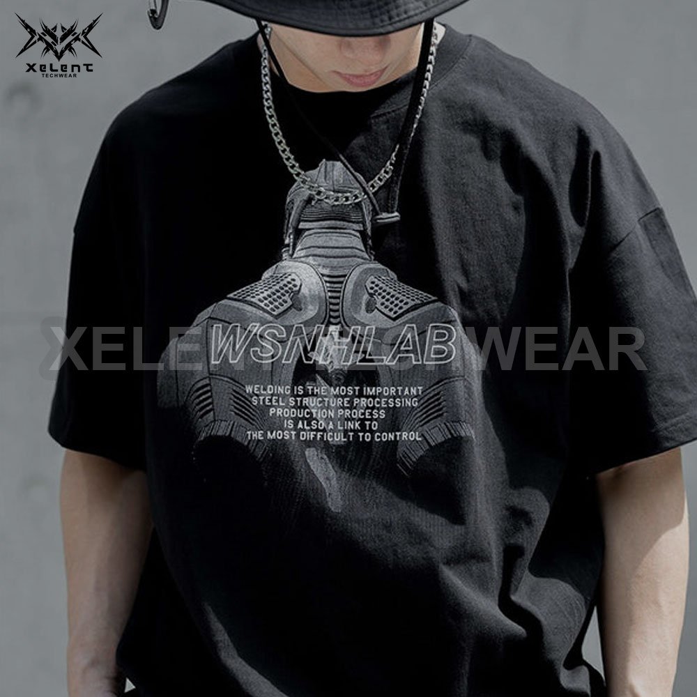 OEM Customized Men's Techwear Style T-Shirt - Techwear Design, Functional Pockets, High-Tech Fabric