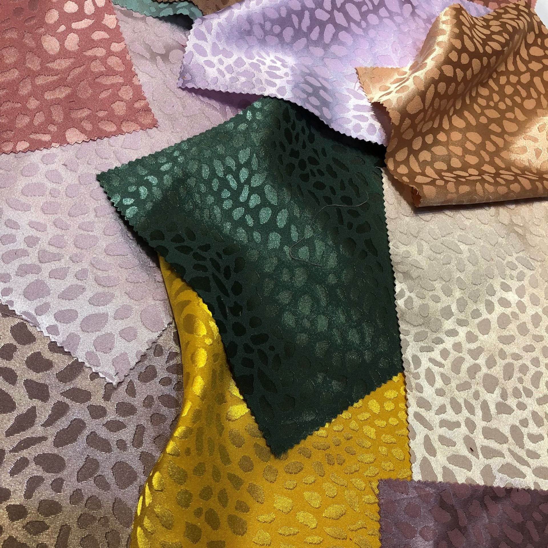 Wholesale stretchable Jacquard Satin Fabric For Fashion Lady's Garments