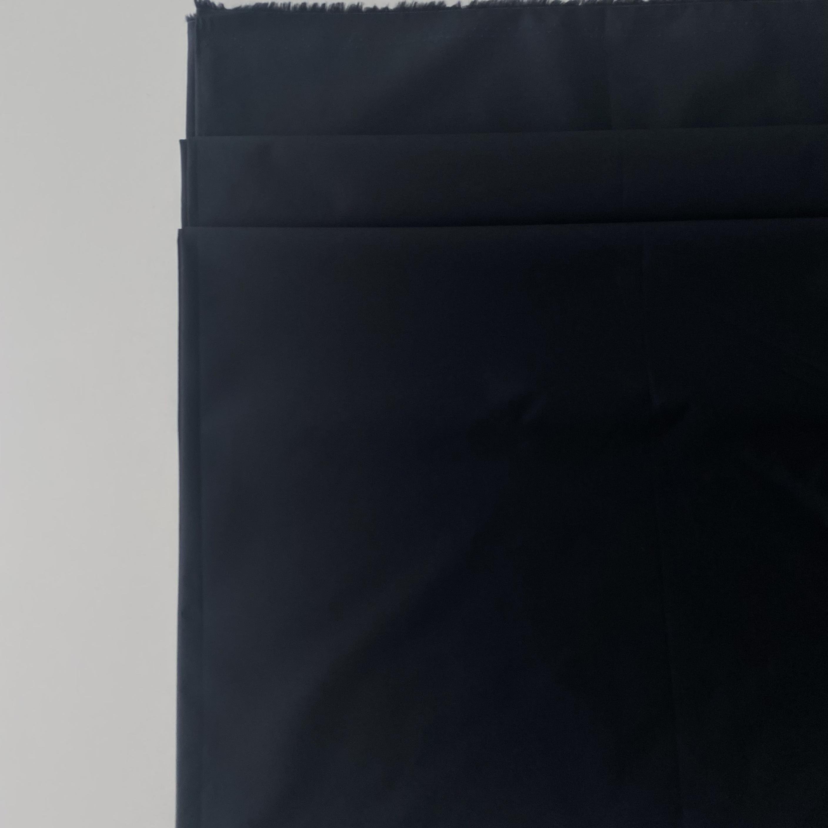 Wholesale 40S Woven 100% Cotton Shirting Fabric Dyed Plain Style Printed Textile Girls Boys Dresses Skirts Soft Blackout Feature