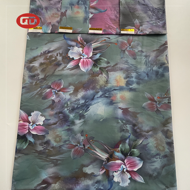 New fashion soft and comfortable 100% Polyester fabrics digital print fabric muslin blanket for cute baby