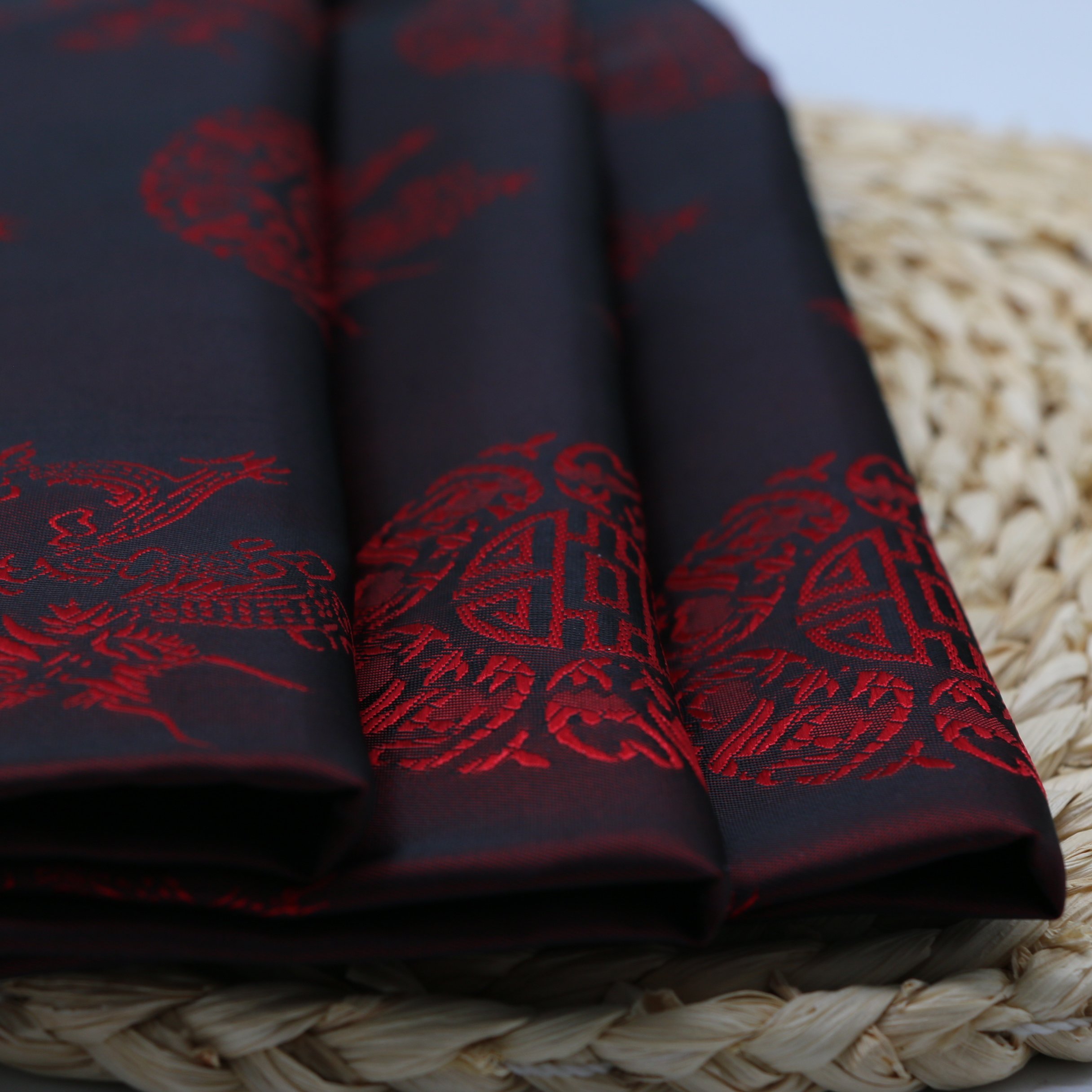 New Fashion 230T two tones jacquard anti-static polyester twill lining Taffeta Fabric in chinese style