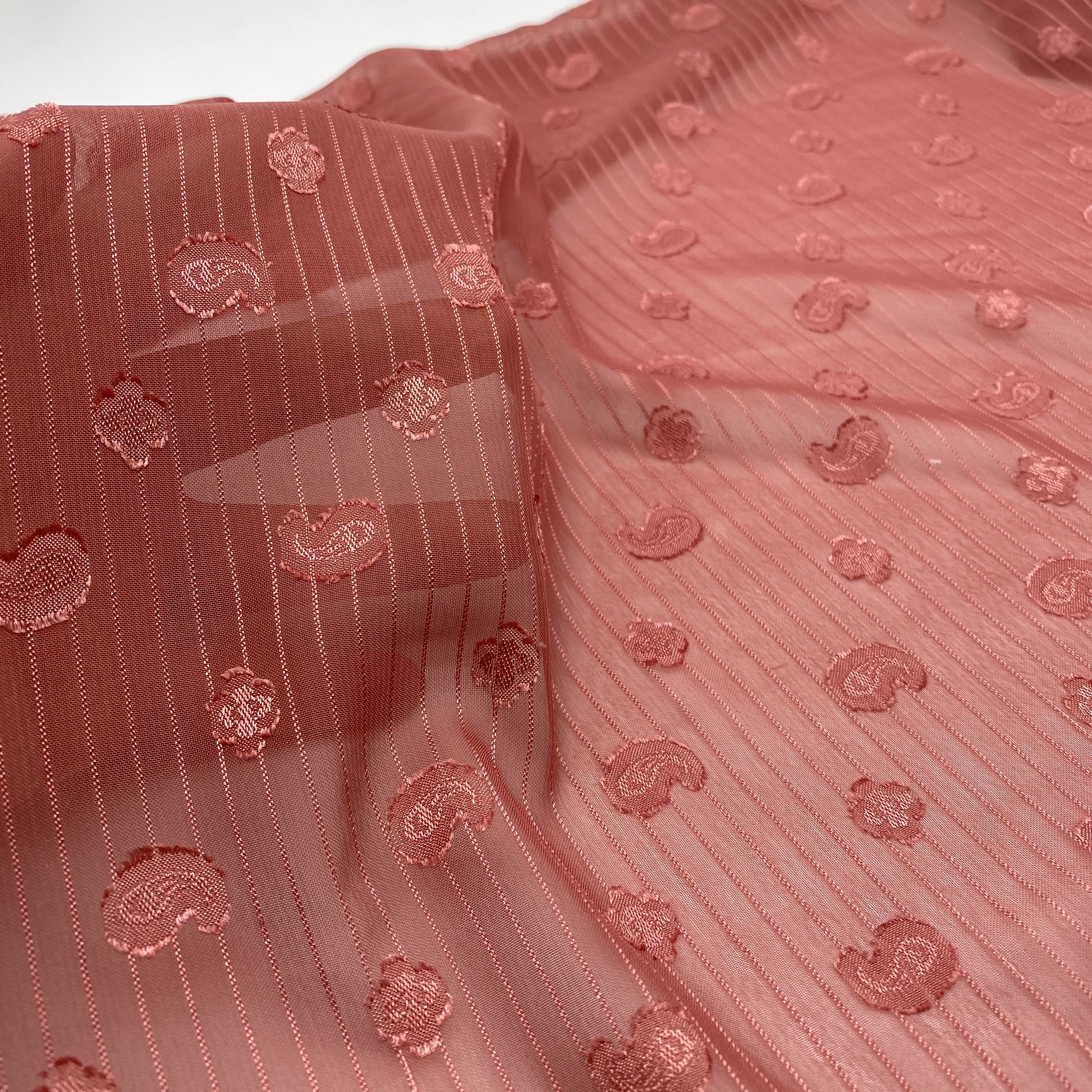2024 new design chiffon jacquard fabric wholesale 100% Polyester polka dot jacquard fabric for clothing dress