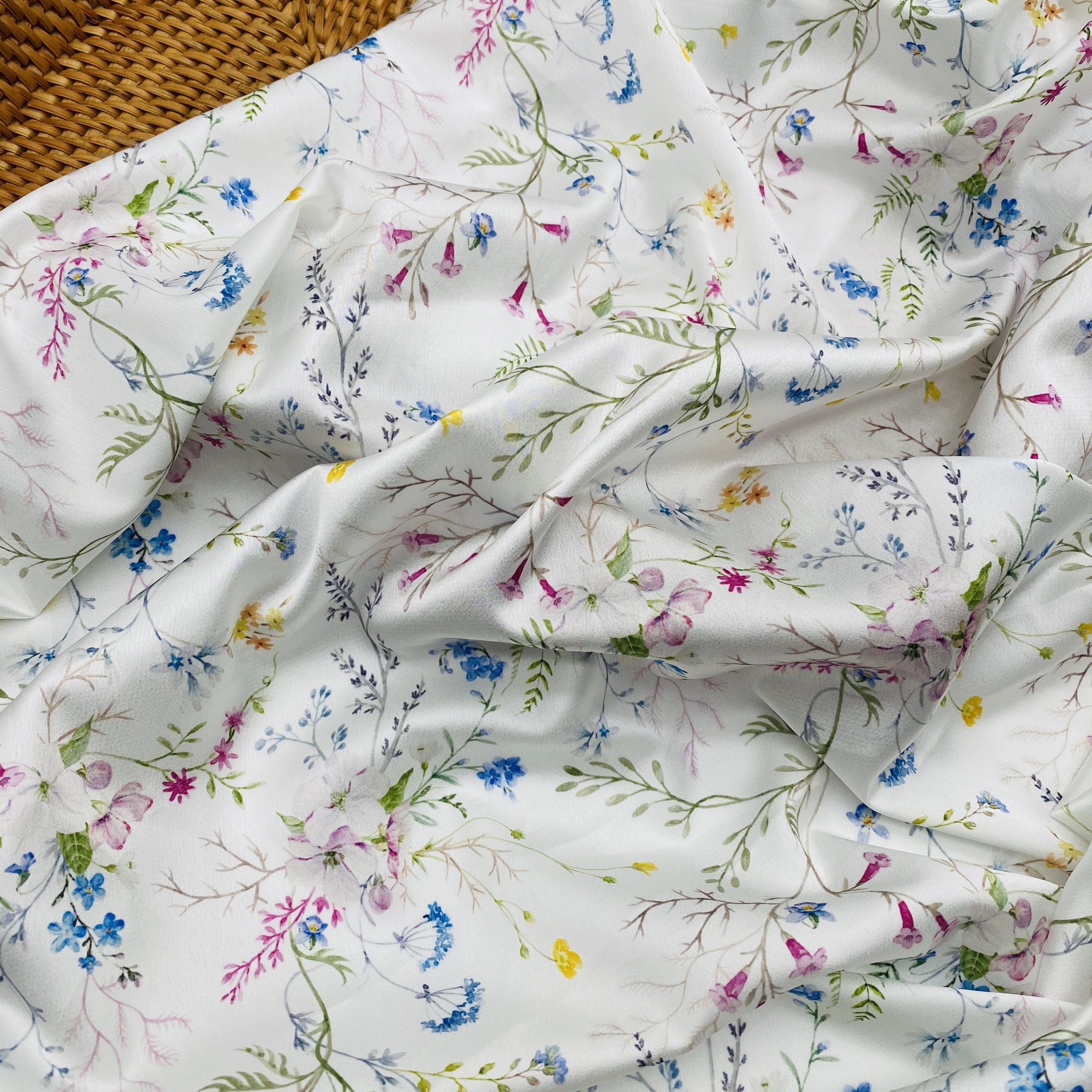 woven textile 100% polyester fabric wholesale super soft new design large flower digital printing crepe satin fabric