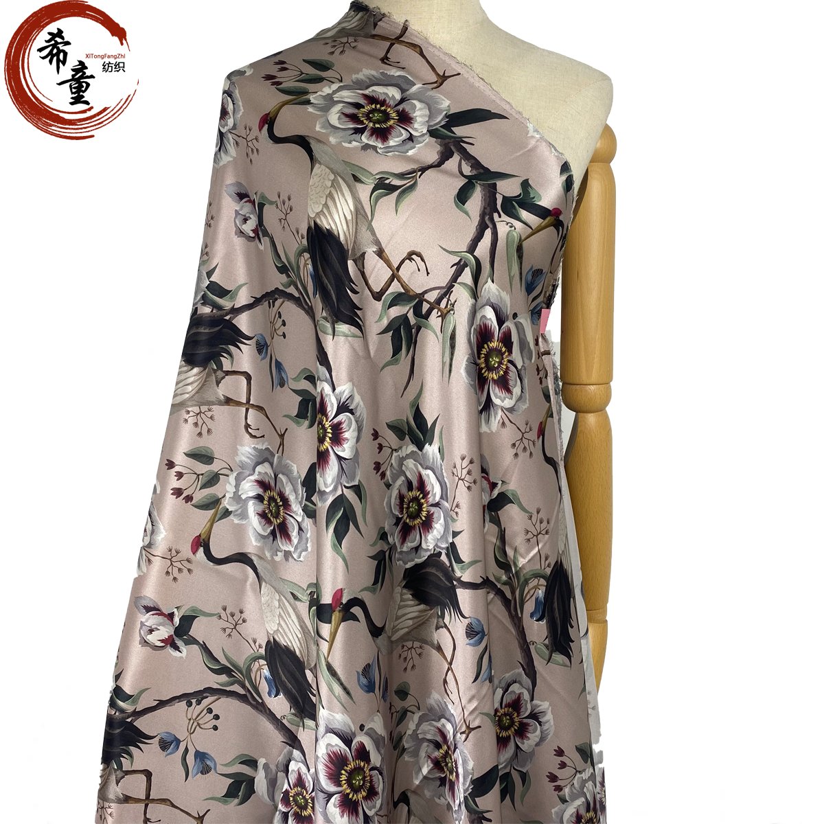 100% POLYESTER SOFT PINK DIGITAL PRINT SOFT SATIN FABRIC FOR WOMEN DRESS AND PAJAMAS