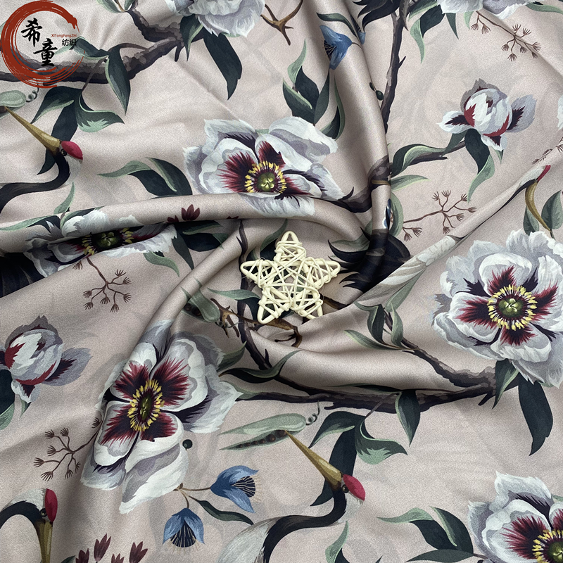 100% POLYESTER SOFT PINK DIGITAL PRINT SOFT SATIN FABRIC FOR WOMEN DRESS AND PAJAMAS