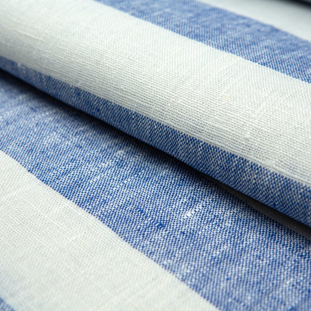 Wholesale 100% Linen Woven Fabric 265 GSM Not Softened Yarn-Dyed Cloth Roll Breathable Upholstery Home Curtains Organic Style