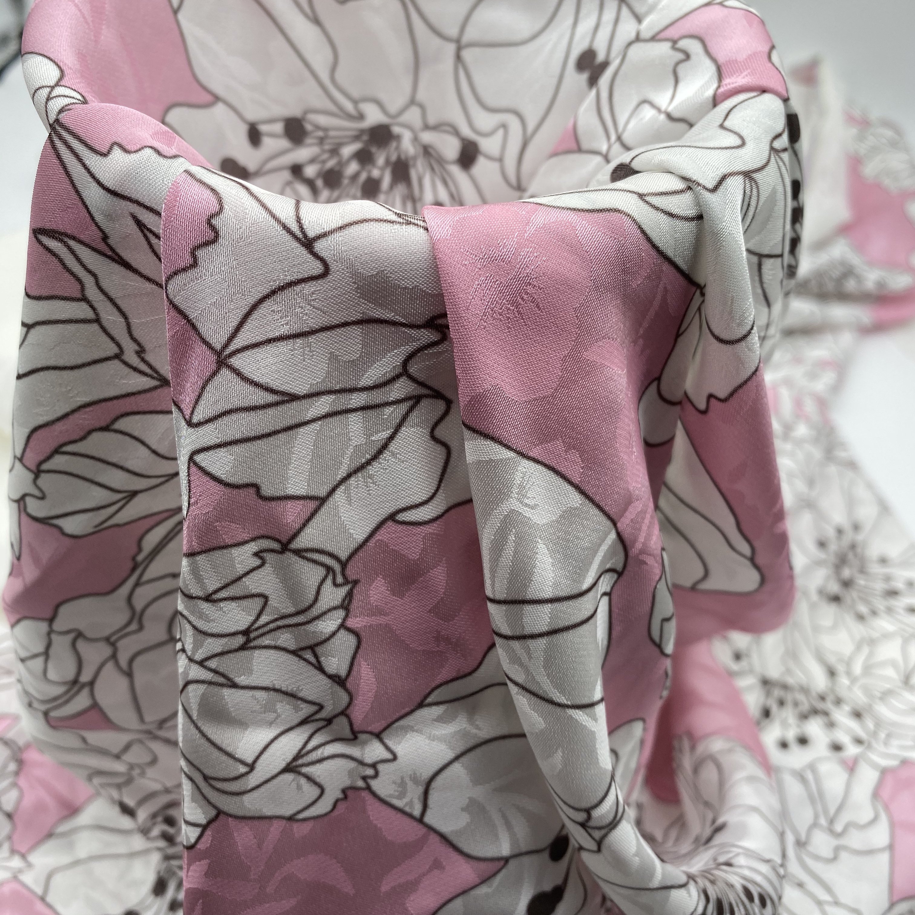 New design super soft satin acetate-like 100% Polyester fabric abstract print fabric jacquard satin fabric for leisure