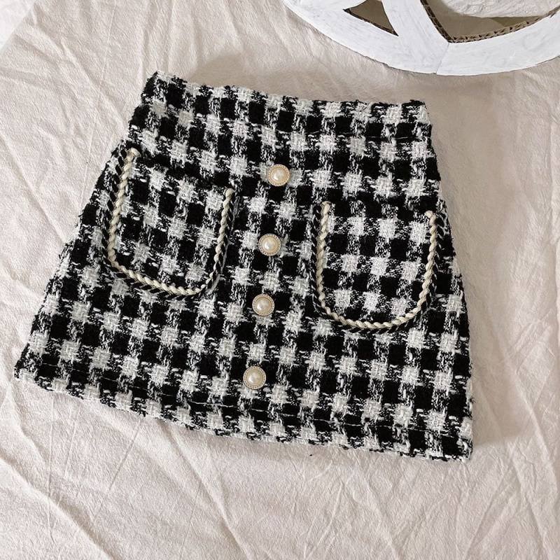 High Quality Chinese Factory 350gsm Red Wool Polyamide Tweed Fabric Polyester Tweed Woolen Fabric for Women's Shirt