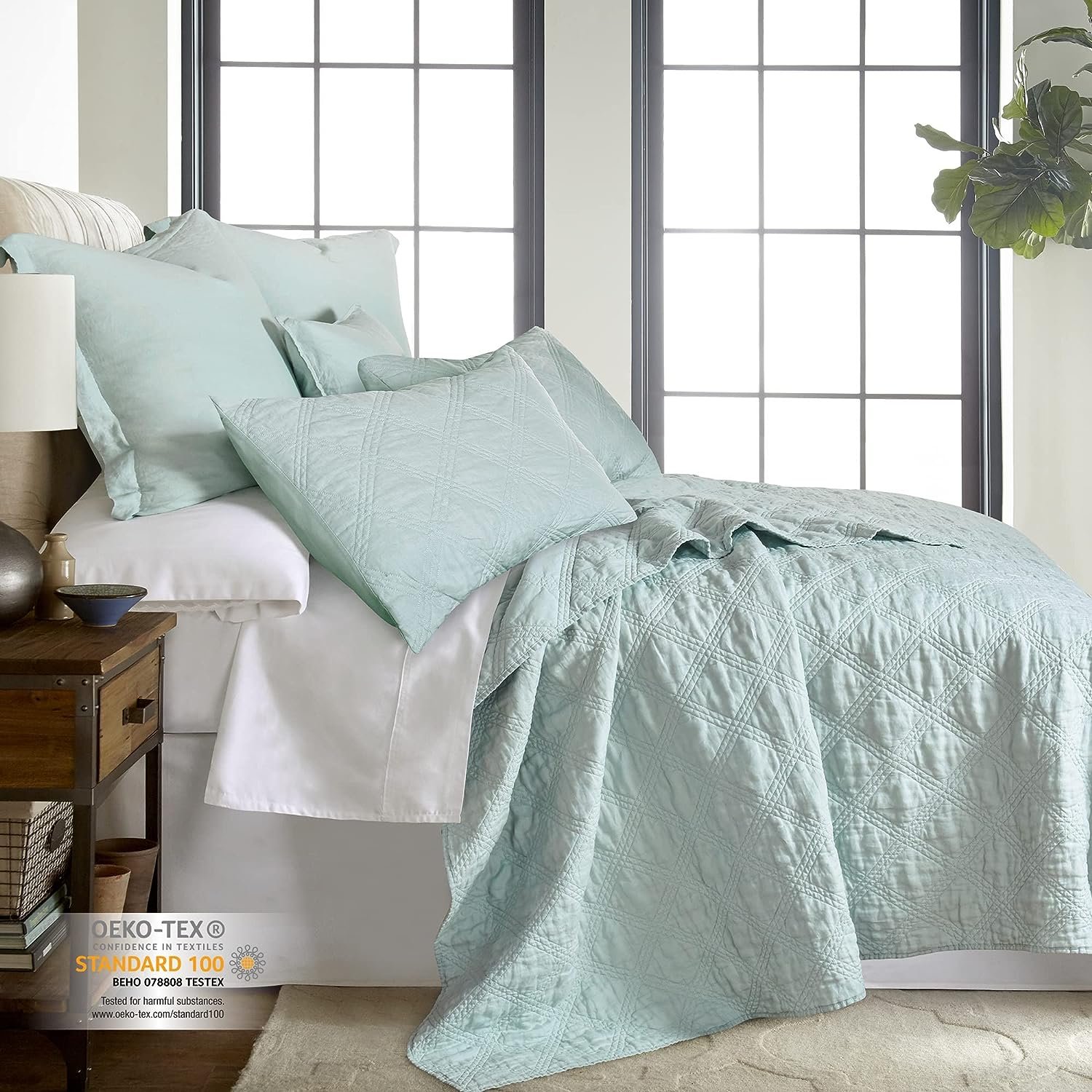 Stonewashed beautiful 100% flax french linen bedding quilted coverlet baby play mat custom olive linen quilt fabric cover set