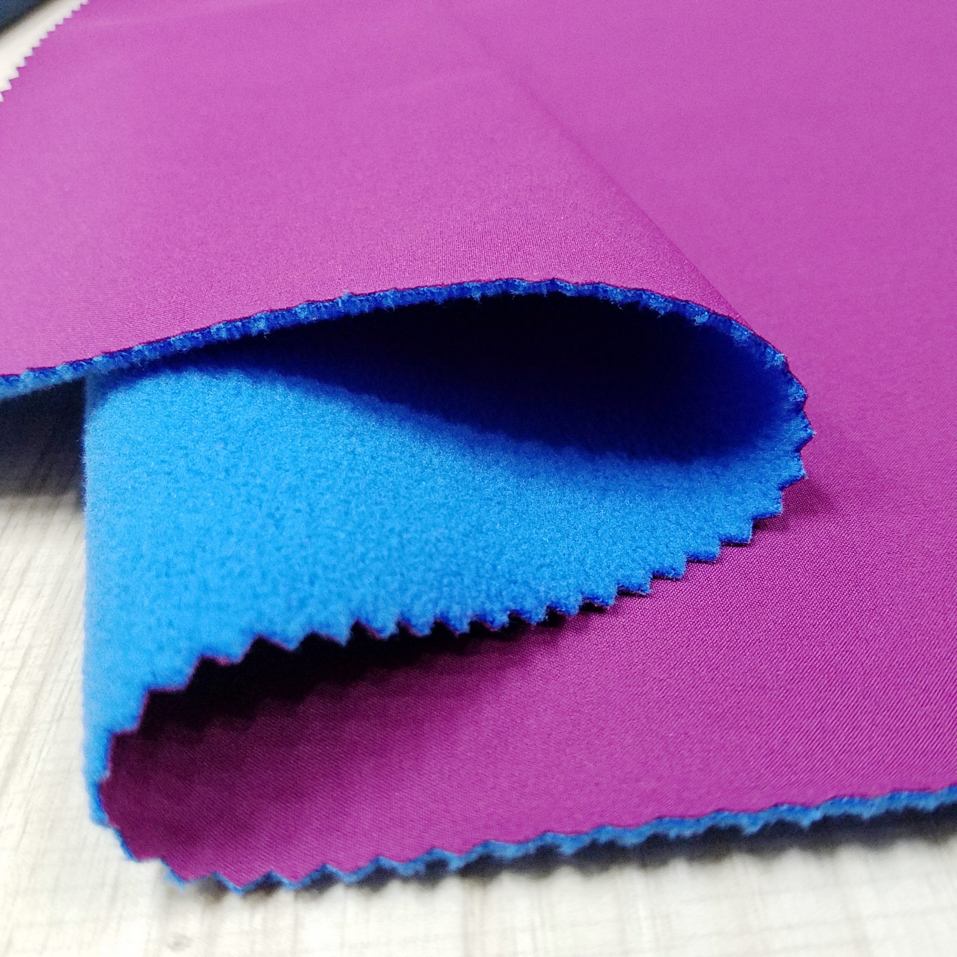 3 layers softshell windproof waterproof breathable softshell fabric winter jacket outdoor fabric