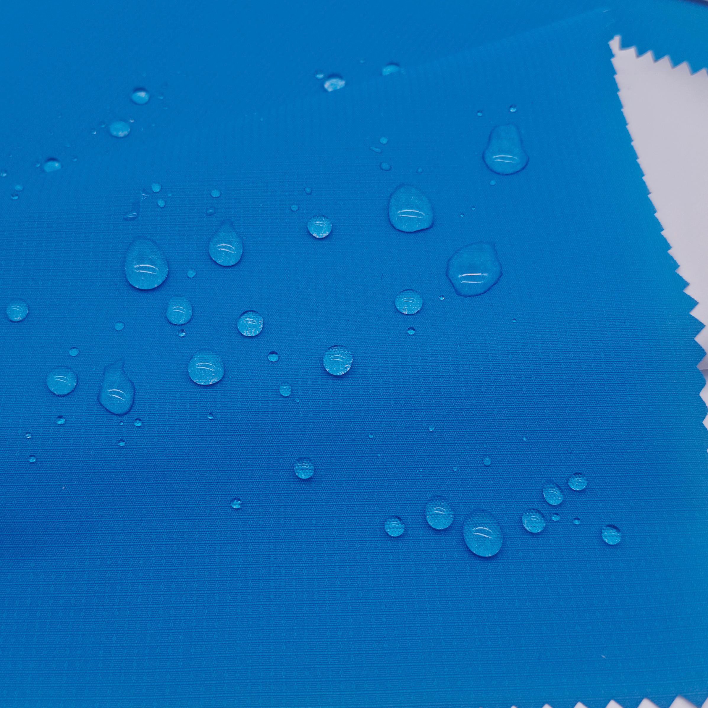 New comfortable 100% polyester fabric, breathable and waterproof indispensable 160g fabric for outdoor jackets