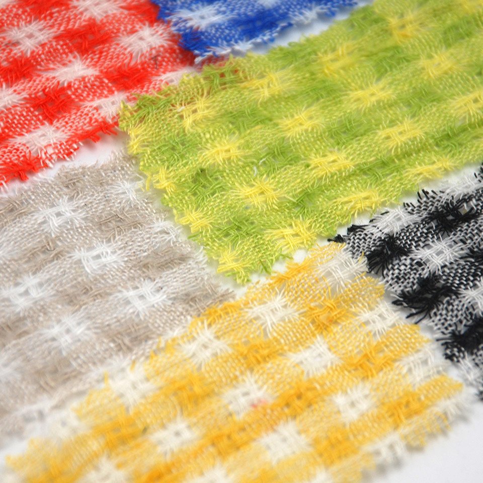 Factory direct sale chinese soft check plaid yarn dyed slub dress washed women 100% linen fabric