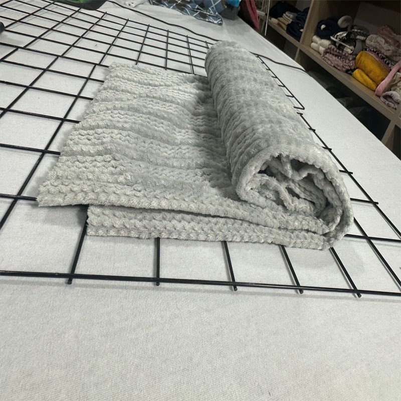 Custom OEM New Design Soft Cationic Jacquard Flannel Fabric For Pajamas Bathrobe Floor Mat Coat Blanket