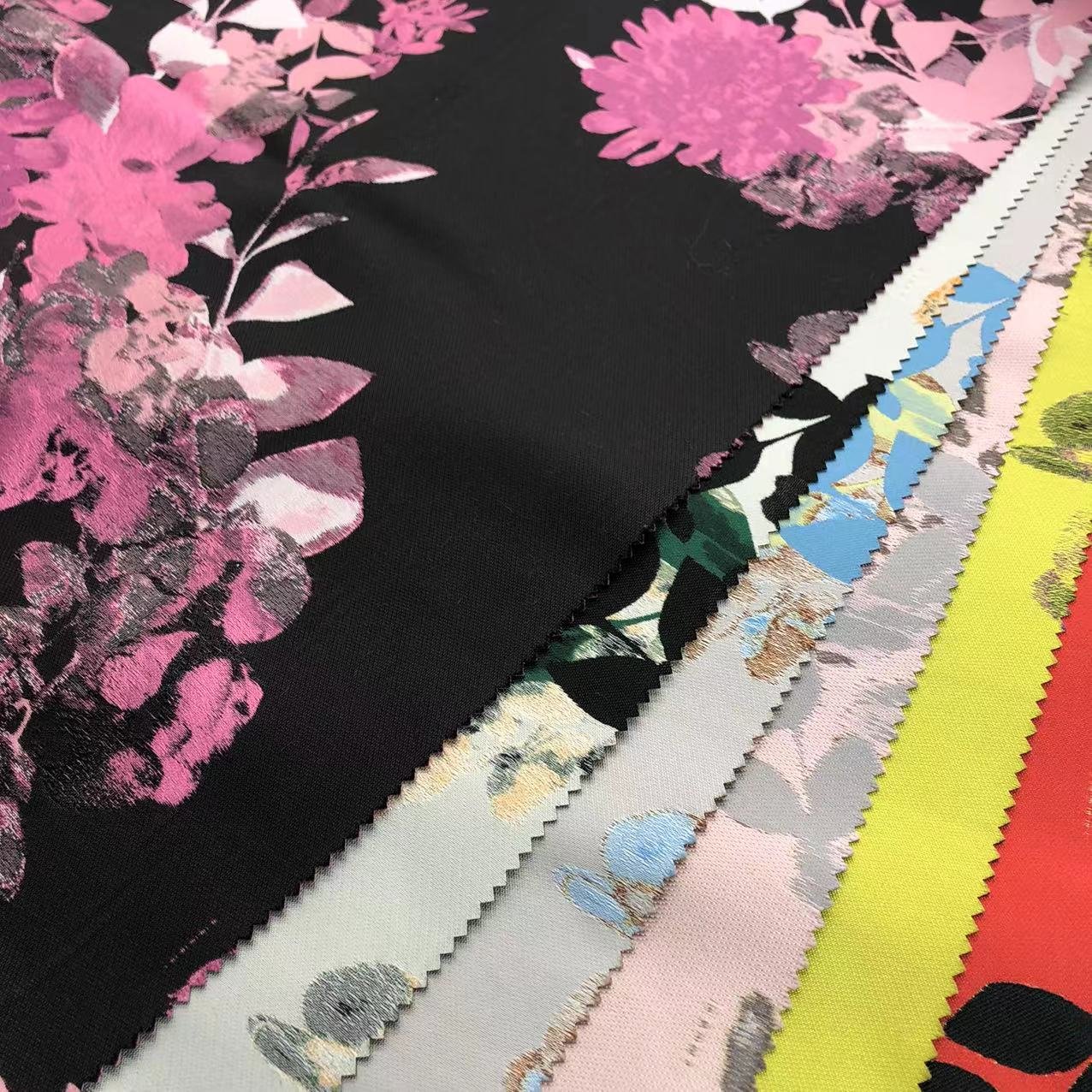 TEXTILES SUPPLIER 100%POLYESTER FABRIC DESIGNER FABRIC Woven Jacquard brocade fabric for dress garment